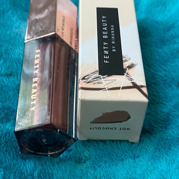 Fenty Beauty Gloss Bomb - Hot Chocolit - Picture 13 of 13